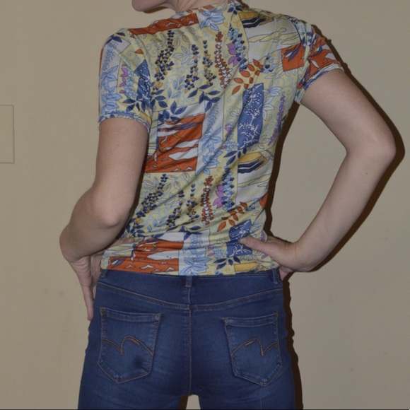 💝VINTAGE💝 Poly multi patterned top - Picture 4 of 4
